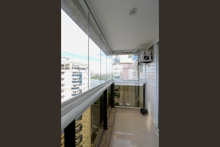 Apartamento à venda com 272m², 3 quartos e 3 vagasVaranda Suíte 1