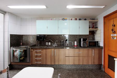 Apartamento à venda com 272m², 3 quartos e 3 vagasCozinha