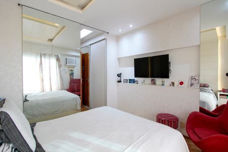 Apartamento à venda com 272m², 3 quartos e 3 vagasSuíte 2