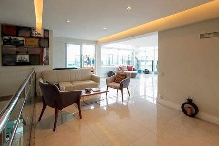 Apartamento à venda com 272m², 3 quartos e 3 vagasTerraço - Sala de TV