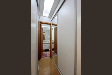 Apartamento à venda com 272m², 3 quartos e 3 vagasSuíte 2