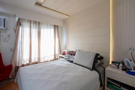 Apartamento à venda com 272m², 3 quartos e 3 vagasSuíte 2