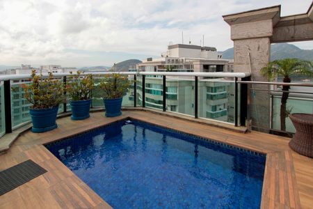 Apartamento à venda com 272m², 3 quartos e 3 vagasPiscina - Terraço
