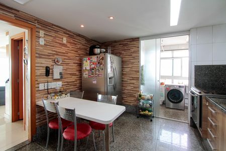 Apartamento à venda com 272m², 3 quartos e 3 vagasCozinha