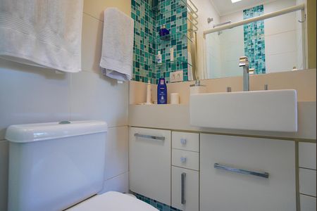 Casa à venda com 275m², 3 quartos e 5 vagasBanheiro da Suíte 2