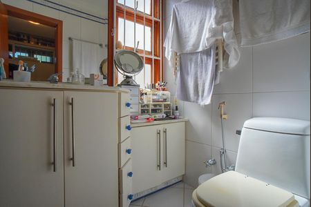 Casa à venda com 275m², 3 quartos e 5 vagasBanheiro da Suíte 1