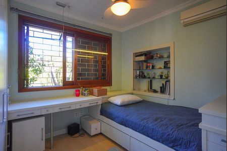 Casa à venda com 275m², 3 quartos e 5 vagasSuíte 2