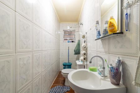 Casa à venda com 148m², 4 quartos e 4 vagas Casa à venda com 148m², 4 quartos e 4 vagasBanheiro Social