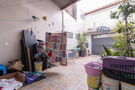 Casa à venda com 148m², 4 quartos e 4 vagas Casa à venda com 148m², 4 quartos e 4 vagasQuintal