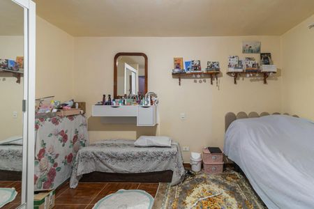 Casa à venda com 148m², 4 quartos e 4 vagas Casa à venda com 148m², 4 quartos e 4 vagasQuarto 4