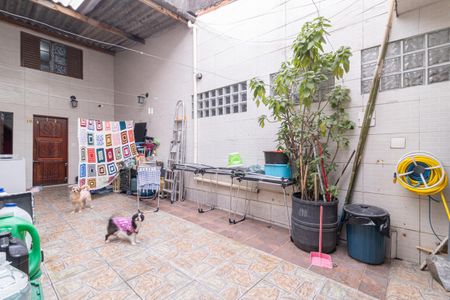 Casa à venda com 148m², 4 quartos e 4 vagas Casa à venda com 148m², 4 quartos e 4 vagasQuintal