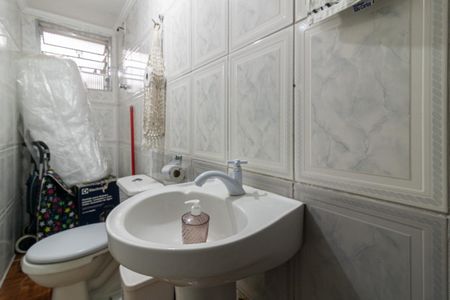 Casa à venda com 148m², 4 quartos e 4 vagas Casa à venda com 148m², 4 quartos e 4 vagasBanheiro Social