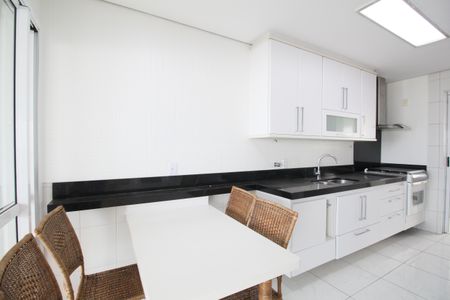 Apartamento à venda com 177m², 4 quartos e 3 vagasCozinha
