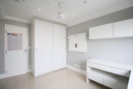 Apartamento à venda com 177m², 4 quartos e 3 vagasQuarto 2