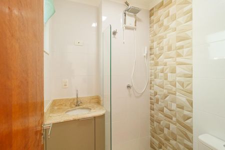 Banheiro de apartamento para alugar com 1 quarto, 25m² em Vila Gustavo, São Paulo