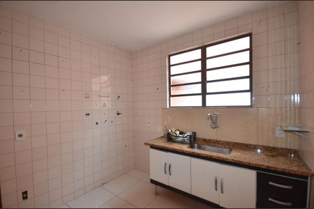 Casa para alugar com 138m², 2 quartos e 2 vagasCozinha