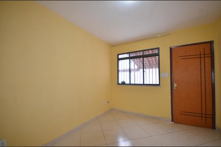 Casa para alugar com 138m², 2 quartos e 2 vagasSala