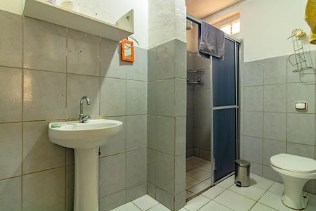 Casa à venda com 164m², 3 quartos e 2 vagas Casa à venda com 164m², 3 quartos e 2 vagasBanheiro