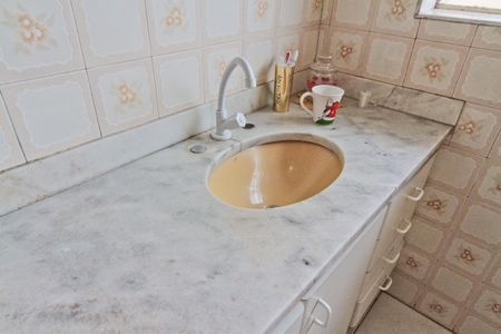 Casa à venda com 264m², 4 quartos e 4 vagasBanheiro 2