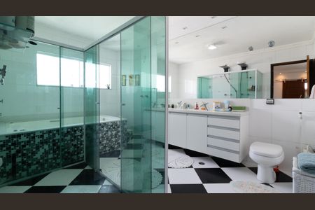 Casa à venda com 450m², 5 quartos e 11 vagas Casa à venda com 450m², 5 quartos e 11 vagasBanheiro da Suíte 3