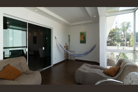 Casa à venda com 450m², 5 quartos e 11 vagas Casa à venda com 450m², 5 quartos e 11 vagasSacada da Suíte 3