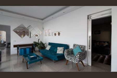 Casa à venda com 450m², 5 quartos e 11 vagas Casa à venda com 450m², 5 quartos e 11 vagasSala de Jantar