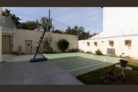 Casa à venda com 450m², 5 quartos e 11 vagas Casa à venda com 450m², 5 quartos e 11 vagasQuadra