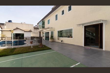 Casa à venda com 450m², 5 quartos e 11 vagas Casa à venda com 450m², 5 quartos e 11 vagasFachada da Casa