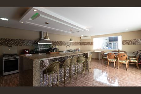 Casa à venda com 450m², 5 quartos e 11 vagas Casa à venda com 450m², 5 quartos e 11 vagasEspaço Gourmet