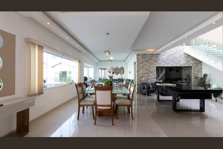 Casa à venda com 450m², 5 quartos e 11 vagas Casa à venda com 450m², 5 quartos e 11 vagasSala de Jantar