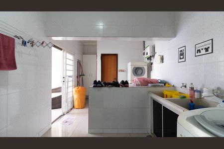 Casa à venda com 450m², 5 quartos e 11 vagas Casa à venda com 450m², 5 quartos e 11 vagasÁrea de Serviço