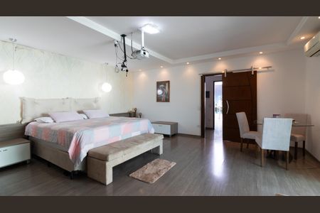 Casa à venda com 450m², 5 quartos e 11 vagas Casa à venda com 450m², 5 quartos e 11 vagasSuíte 3