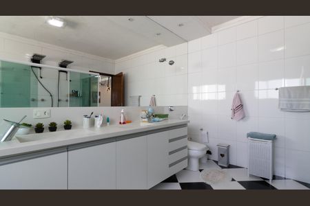 Casa à venda com 450m², 5 quartos e 11 vagas Casa à venda com 450m², 5 quartos e 11 vagasBanheiro da Suíte 3