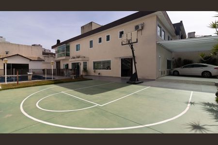 Casa à venda com 450m², 5 quartos e 11 vagas Casa à venda com 450m², 5 quartos e 11 vagasFachada da Casa