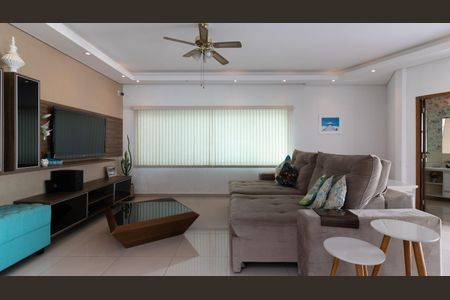 Casa à venda com 450m², 5 quartos e 11 vagas Casa à venda com 450m², 5 quartos e 11 vagasSala