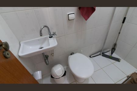 Casa à venda com 450m², 5 quartos e 11 vagas Casa à venda com 450m², 5 quartos e 11 vagasBanheiro de Serviço