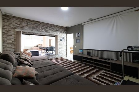 Casa à venda com 450m², 5 quartos e 11 vagas Casa à venda com 450m², 5 quartos e 11 vagasSala de TV