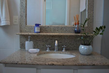 Apartamento à venda com 170m², 4 quartos e 2 vagasBanheiro da Suíte