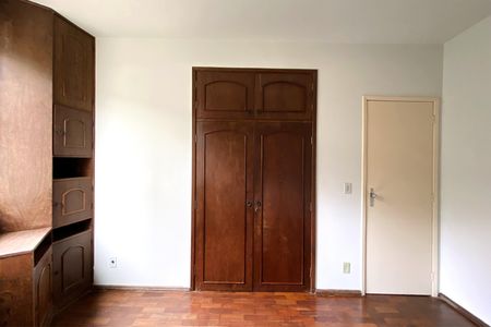 Apartamento à venda com 150m², 4 quartos e 2 vagasQuarto 2