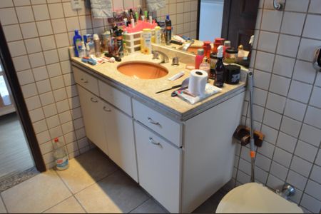 Casa de condomínio à venda com 436m², 4 quartos e 2 vagasBanheiro da Suíte