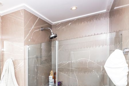 Apartamento à venda com 92m², 2 quartos e 2 vagas Apartamento à venda com 92m², 2 quartos e 2 vagasBanheiro da Suíte