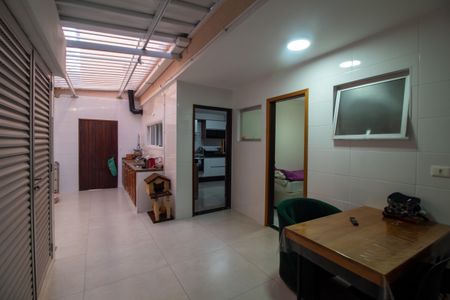 Casa à venda com 380m², 4 quartos e 3 vagas Casa à venda com 380m², 4 quartos e 3 vagasÁrea comum