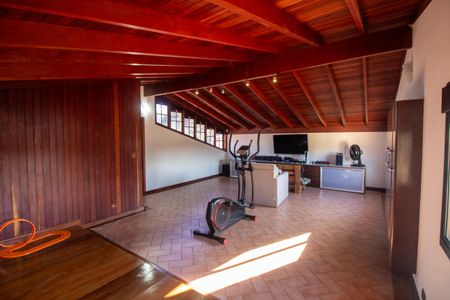 Casa à venda com 380m², 4 quartos e 3 vagas Casa à venda com 380m², 4 quartos e 3 vagasSótão