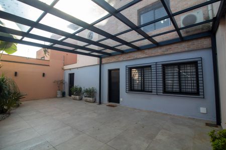 Casa à venda com 380m², 4 quartos e 3 vagas Casa à venda com 380m², 4 quartos e 3 vagasÁrea comum