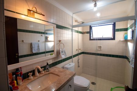 Casa à venda com 380m², 4 quartos e 3 vagas Casa à venda com 380m², 4 quartos e 3 vagasBanheiro da Suíte 3