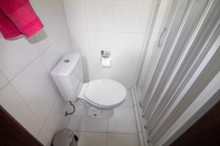 Casa à venda com 380m², 4 quartos e 3 vagas Casa à venda com 380m², 4 quartos e 3 vagasBanheiro de Serviço