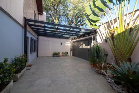 Casa à venda com 380m², 4 quartos e 3 vagas Casa à venda com 380m², 4 quartos e 3 vagasÁrea comum