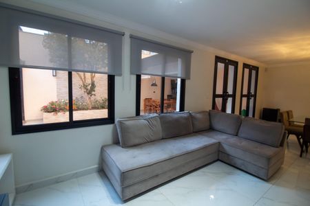 Casa à venda com 380m², 4 quartos e 3 vagas Casa à venda com 380m², 4 quartos e 3 vagasSala 2