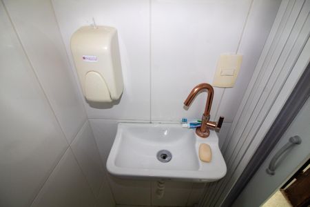 Casa à venda com 380m², 4 quartos e 3 vagas Casa à venda com 380m², 4 quartos e 3 vagasBanheiro de Serviço