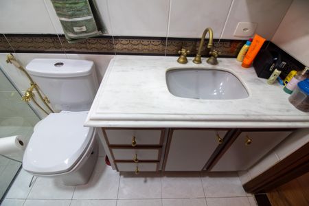 Casa à venda com 380m², 4 quartos e 3 vagas Casa à venda com 380m², 4 quartos e 3 vagasBanheiro